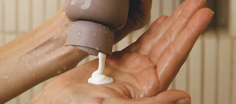 آیا استفاده بیشتر از شامپو ضد شوره باعث تمیزی بهتر موها می شود؟