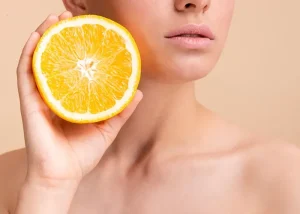 آیا سرم ویتامین سی روشن کننده است؟