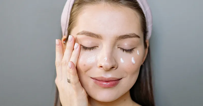 راهنمای جامع تفاوت کرم دور چشم با کرم صورت