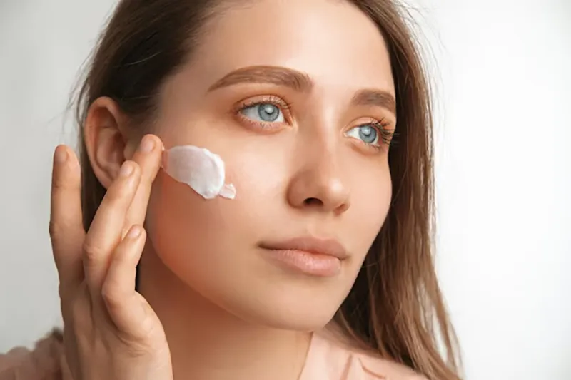 بررسی جامع ضررهای کرم دور چشم
