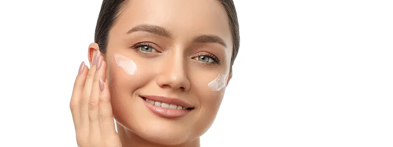 راهنمای جامع بهترین زمان استفاده از کرم ویتامین C