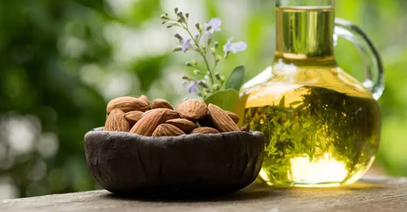 تصویر روغن بادام شیرین