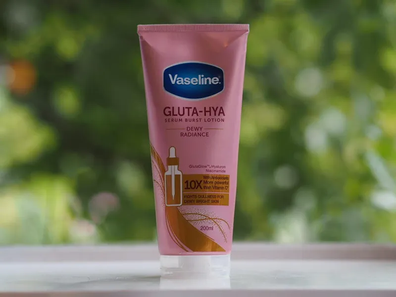 Vaseline Gluta-Hya Serum Burst Lotion Dewy Radiance